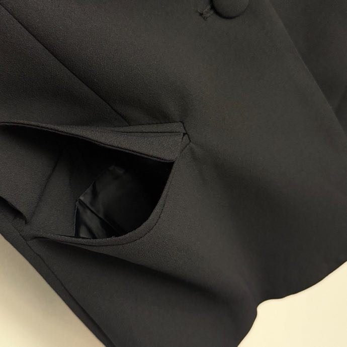 Приталенный пиджак на одной пуговице с брюками фото 5