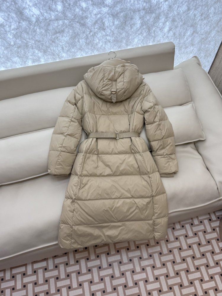 Приталенный пуховик Burberry в клетку с поясом фото 5