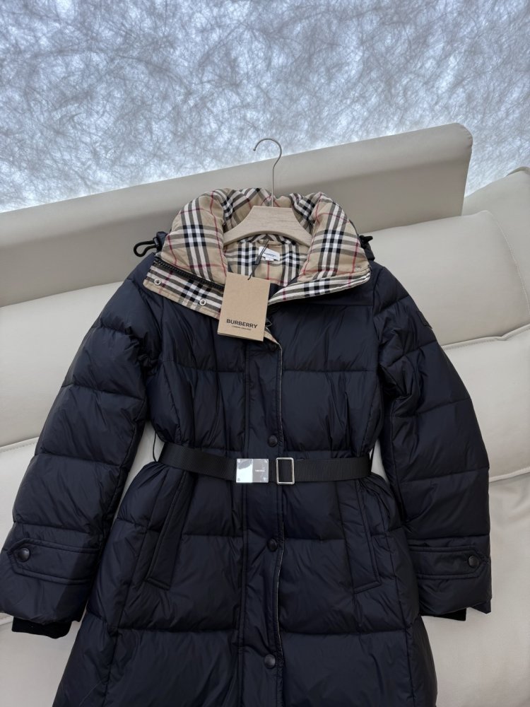 Приталенный пуховик Burberry в клетку с поясом фото 6