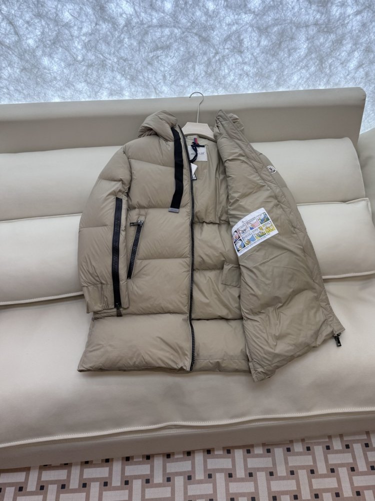 Приталенный пуховик средней длины на молнии фото 4