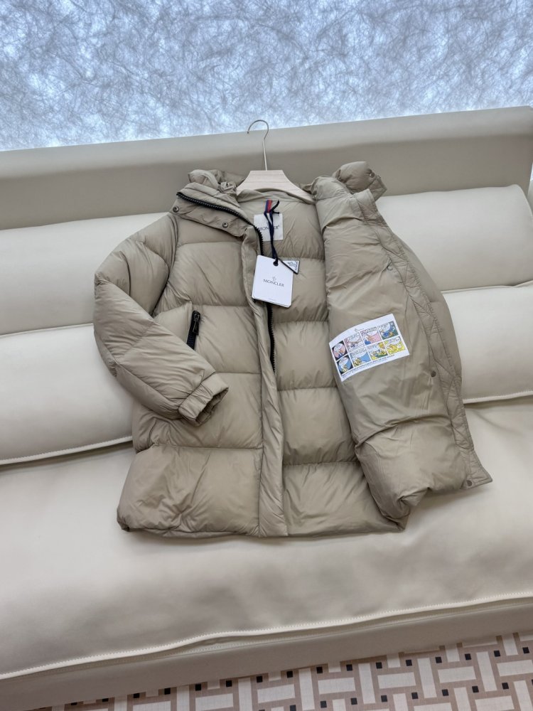 Приталений пуховик середньої довжини на блискавки фото 5