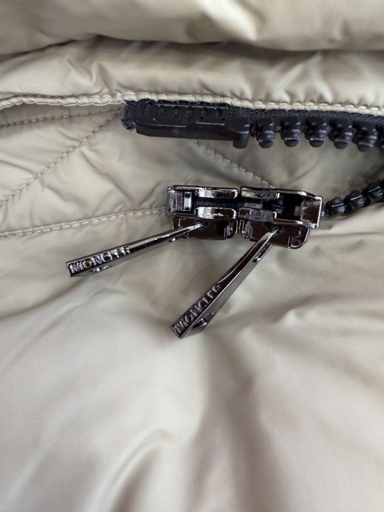 Приталений пуховик середньої довжини на блискавки фото 8