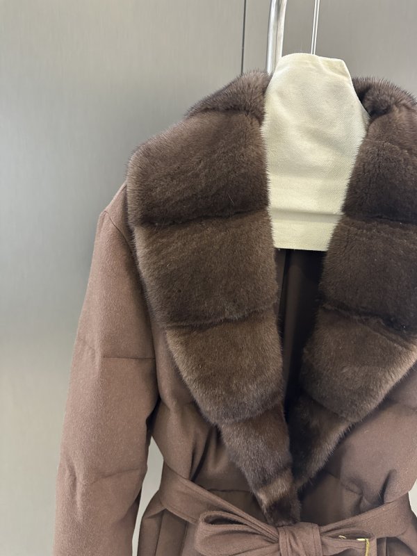 Пуховая куртка из гусиного пуха с воротником из норки фото 2