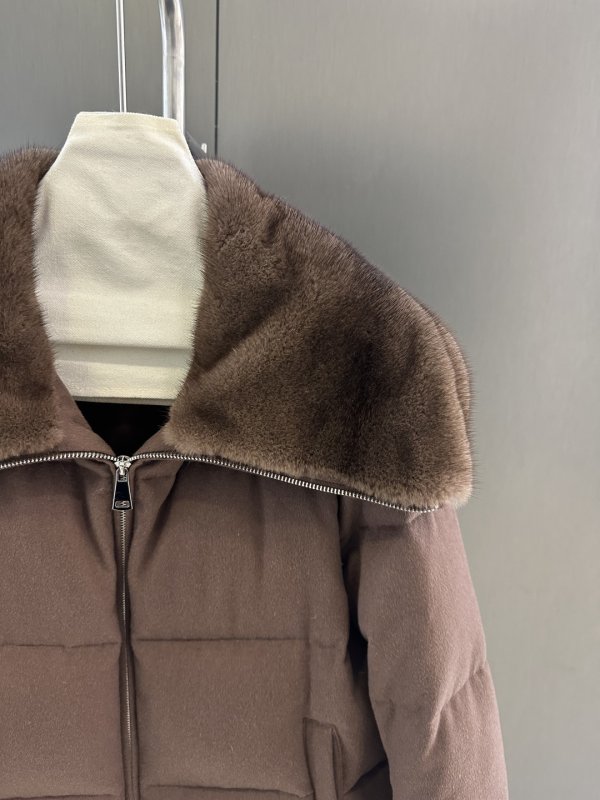 Пуховая куртка из гусиного пуха с воротником из норки фото 3