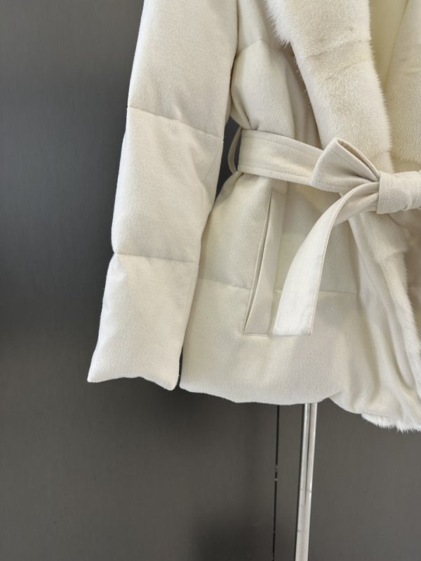 Пуховая куртка из гусиного пуха с воротником из норки фото 4