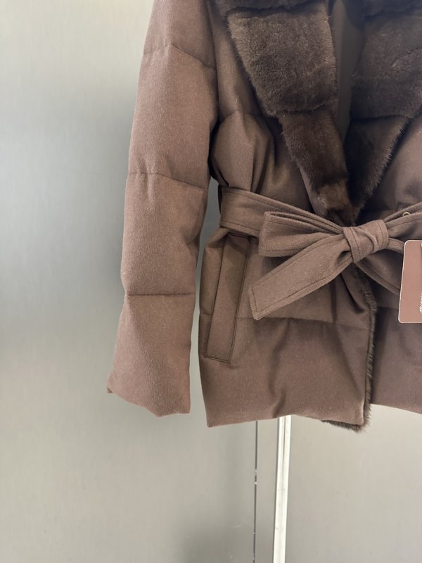 Пуховая куртка из гусиного пуха с воротником из норки фото 5