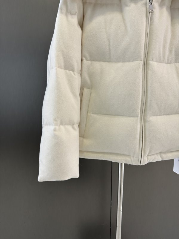 Пуховая куртка из гусиного пуха с воротником из норки фото 5