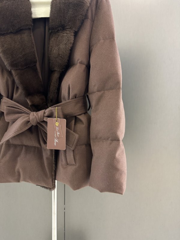 Пуховая куртка из гусиного пуха с воротником из норки фото 6