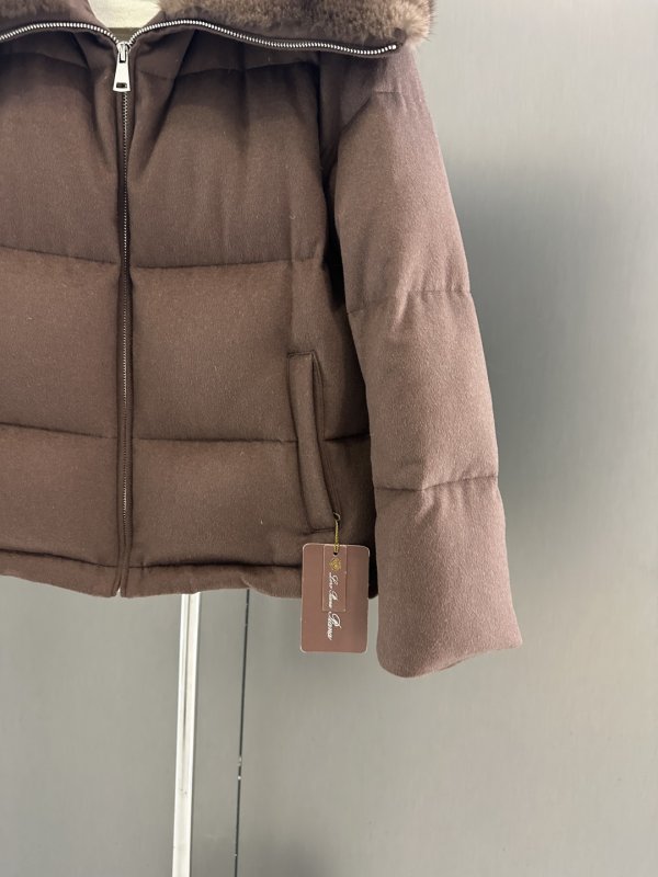 Пуховая куртка из гусиного пуха с воротником из норки фото 6