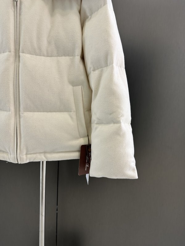 Пуховая куртка из гусиного пуха с воротником из норки фото 6