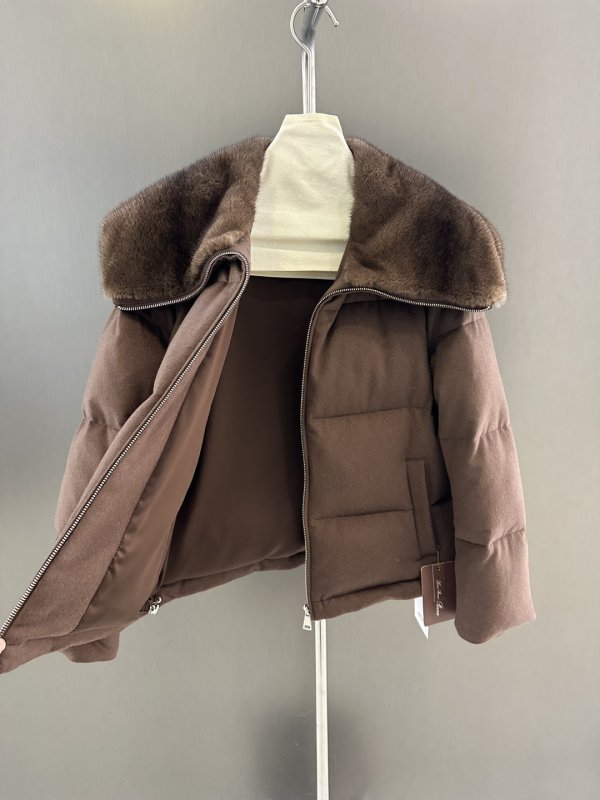 Пуховая куртка из гусиного пуха с воротником из норки фото 7