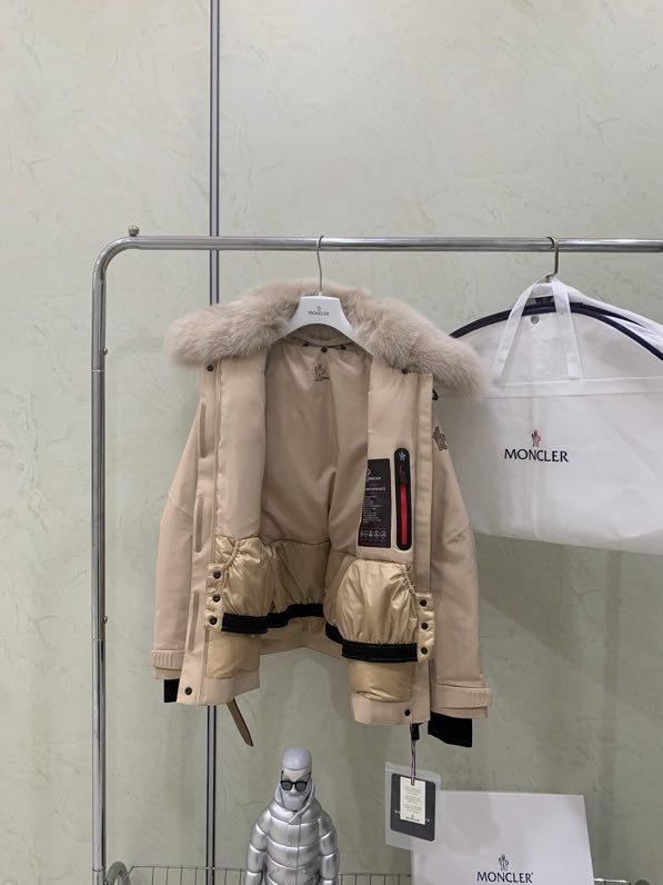 Пуховая куртка Moncler Ski Vizelles фото 6