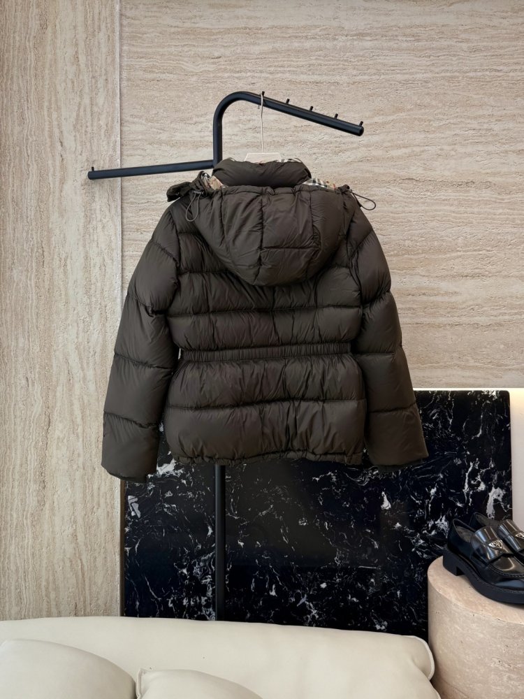 Пуховик Burberry с длинными фото 2