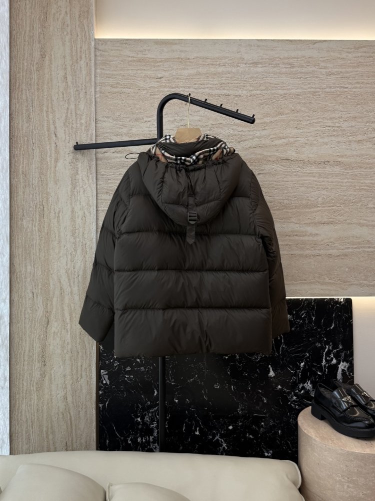 Пуховик Burberry с длинными фото 2