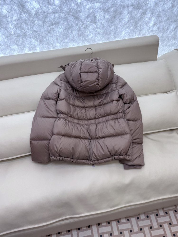 Пуховик Burberry с длинными фото 5