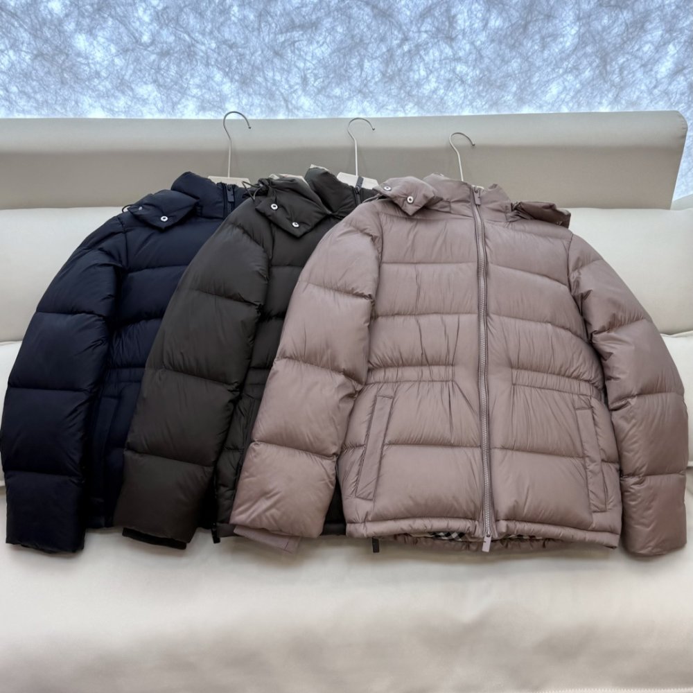 Пуховик Burberry с длинными фото 9