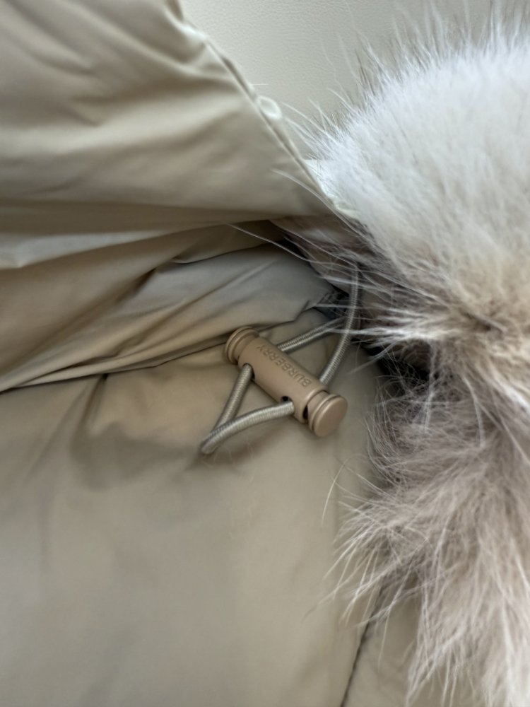 Пуховик Burberry вільного крою з коміром з лисячого хутра фото 8
