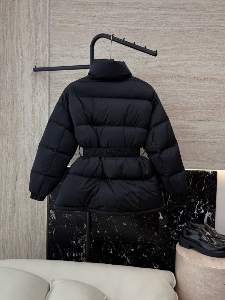 Пуховик Celine з поясом і коміром стійкою фото 2