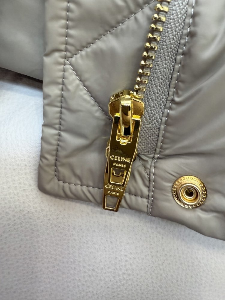 Пуховик Celine средней длины с поясом и капюшоном фото 8