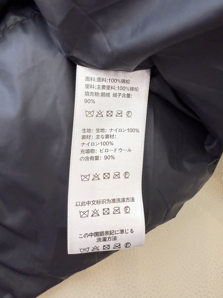 Пуховик Celine средней длины с поясом и капюшоном фото 9