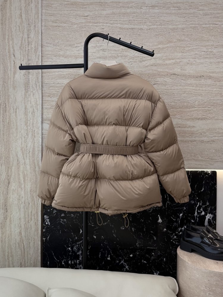 Пуховик Celine средней длины фото 2