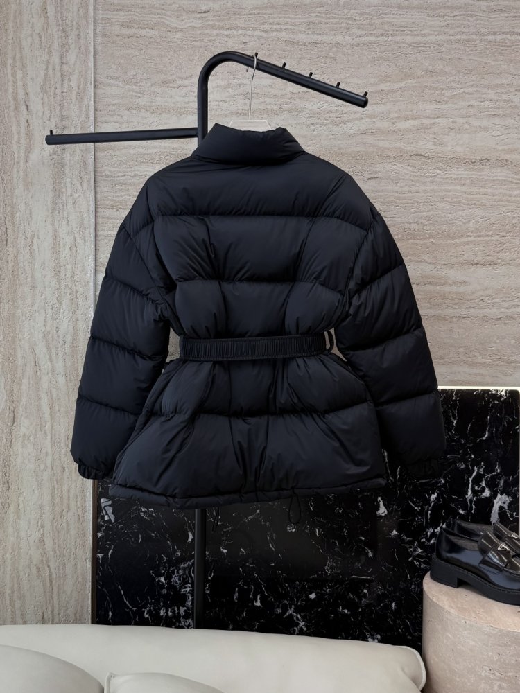 Пуховик Celine средней длины фото 2