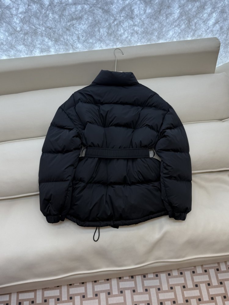 Пуховик Celine средней длины фото 4