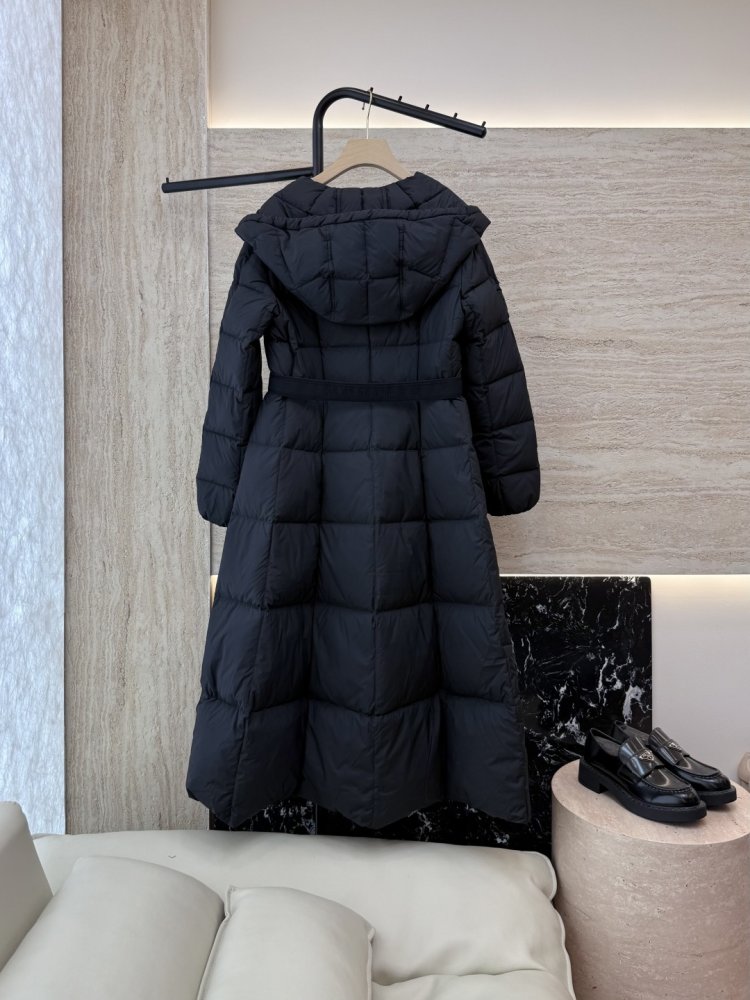 Пуховик довгий жіночий фото 2