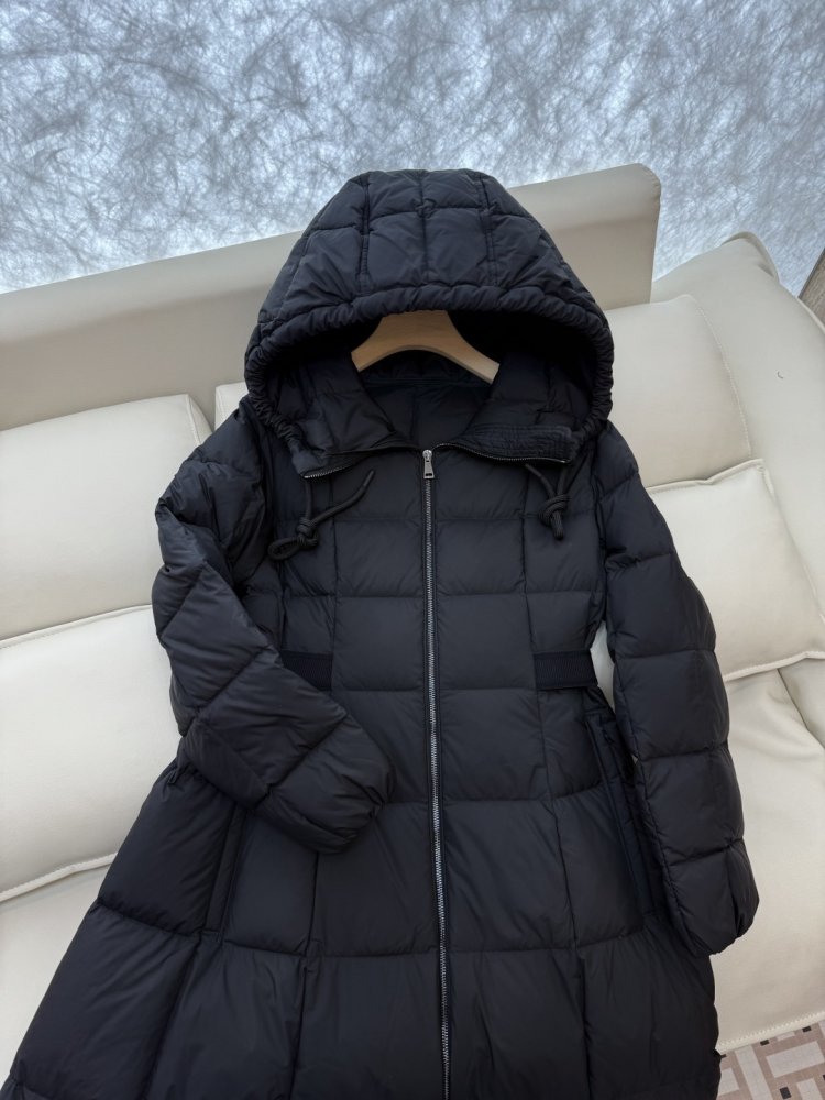 Пуховик довгий жіночий фото 6