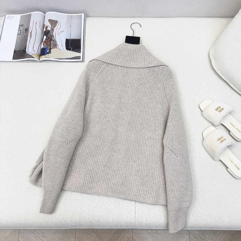 Пуховик меховой женский фото 9