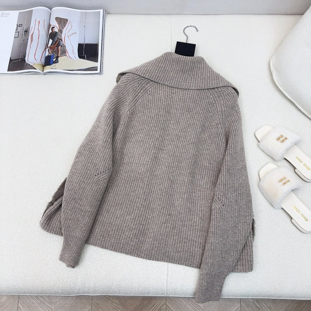 Пуховик меховой женский фото 9