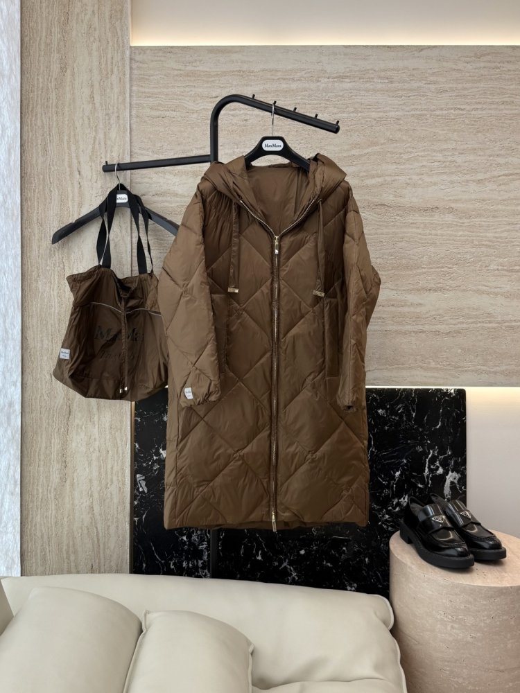 Пуховик с длинными рукавами на молнии