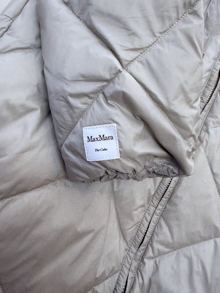 Пуховик с длинными рукавами на молнии фото 7