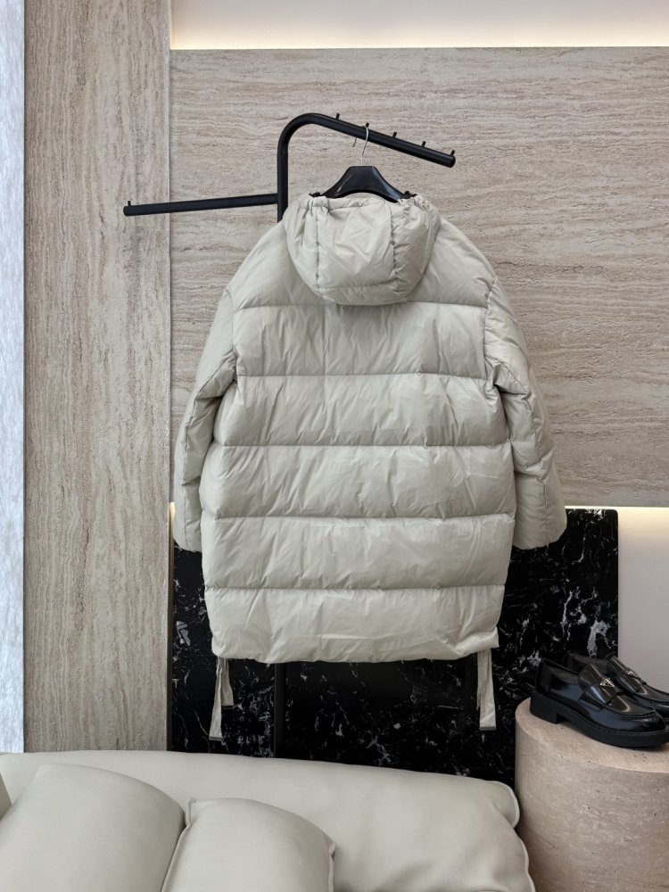 Пуховик с капюшоном женский фото 2