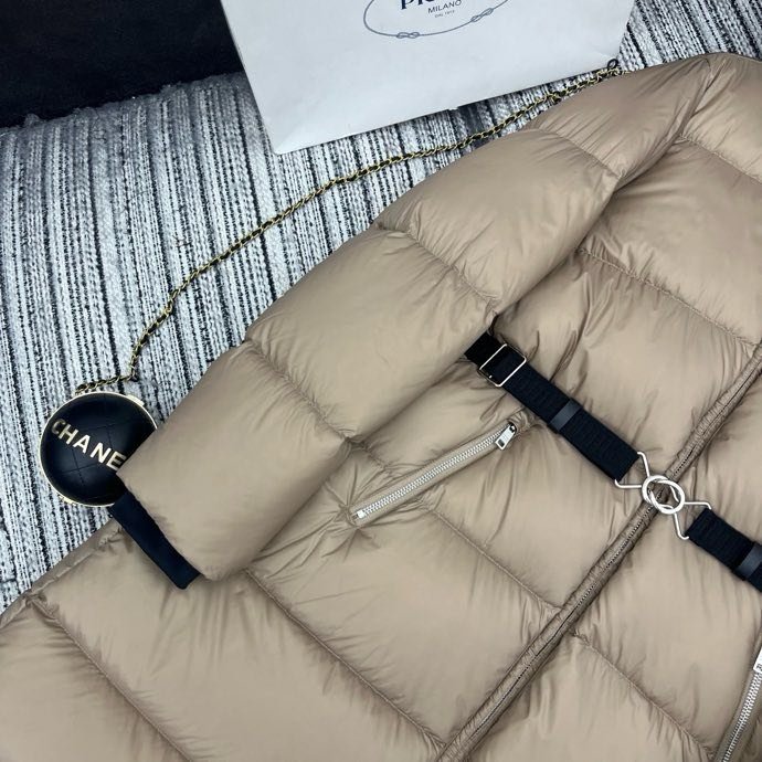 Пуховик с капюшоном женский фото 2