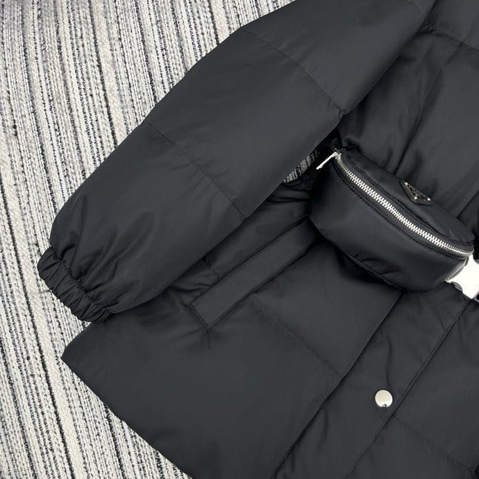 Пуховик с капюшоном женский фото 3