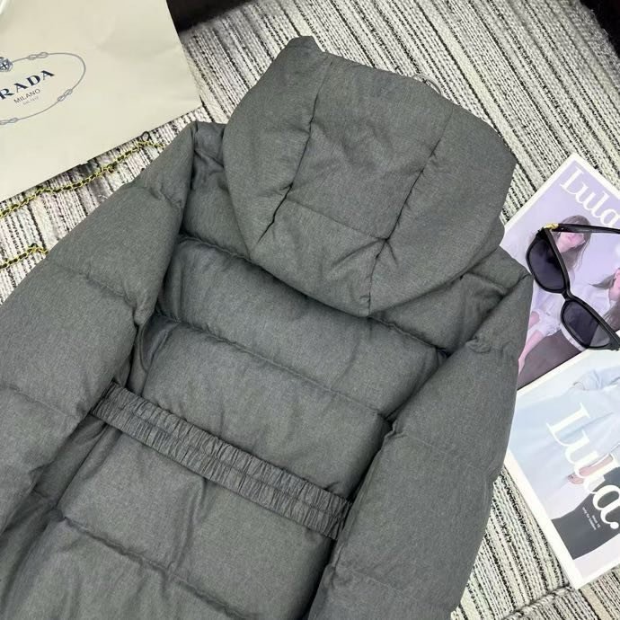 Пуховик з капюшоном жіночий фото 3