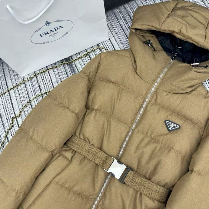 Пуховик с капюшоном женский фото 3