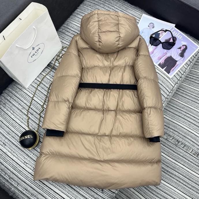 Пуховик с капюшоном женский фото 3