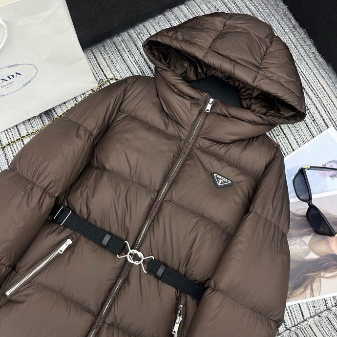 Пуховик з капюшоном жіночий фото 3