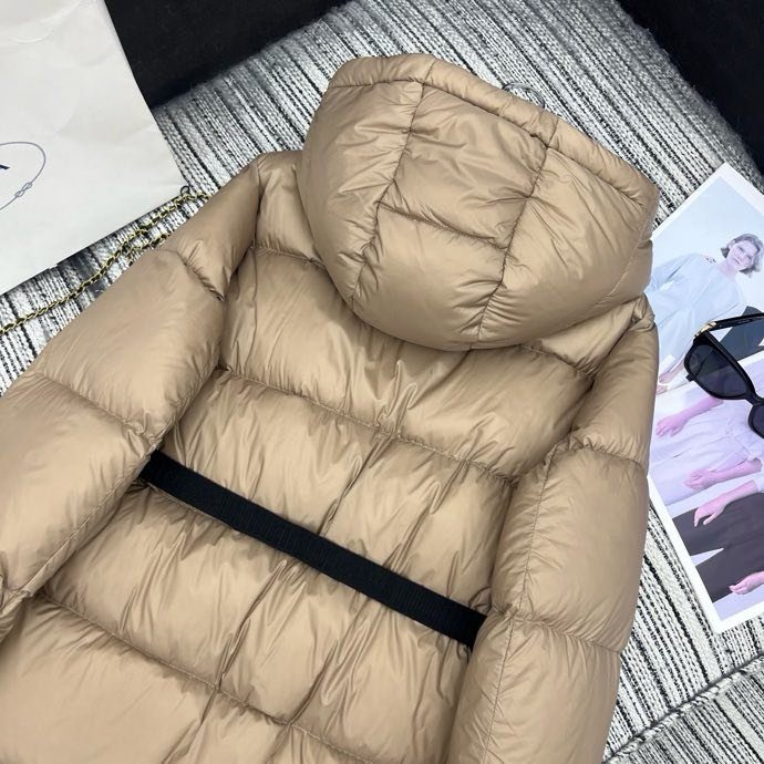 Пуховик с капюшоном женский фото 4