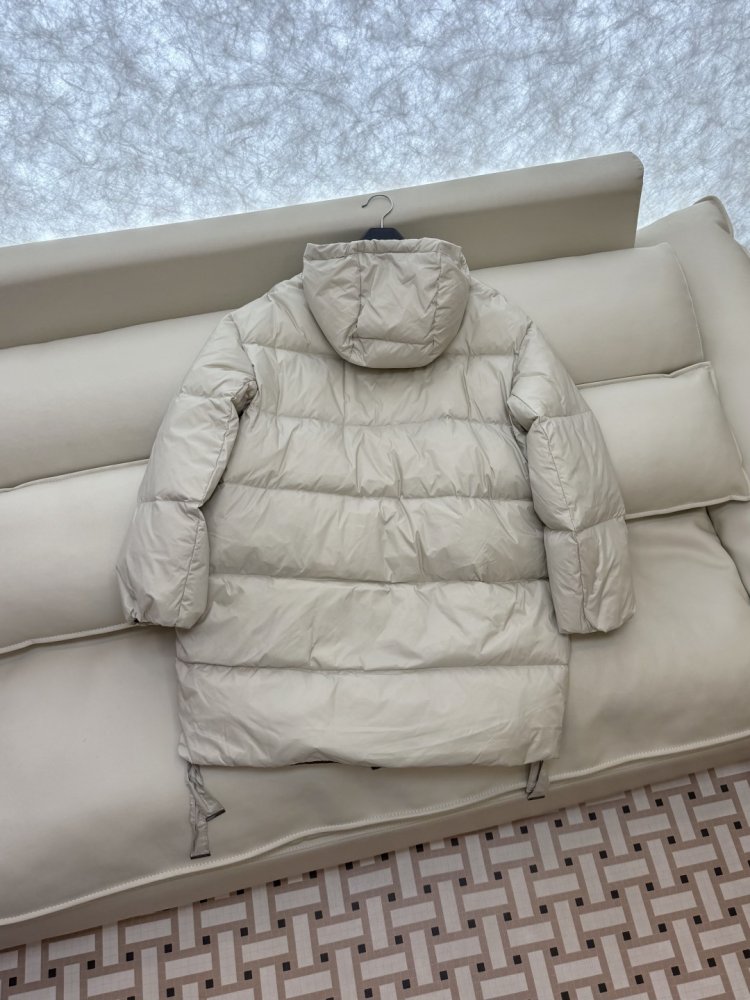 Пуховик с капюшоном женский фото 5