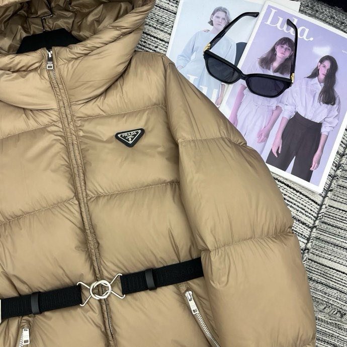 Пуховик с капюшоном женский фото 5