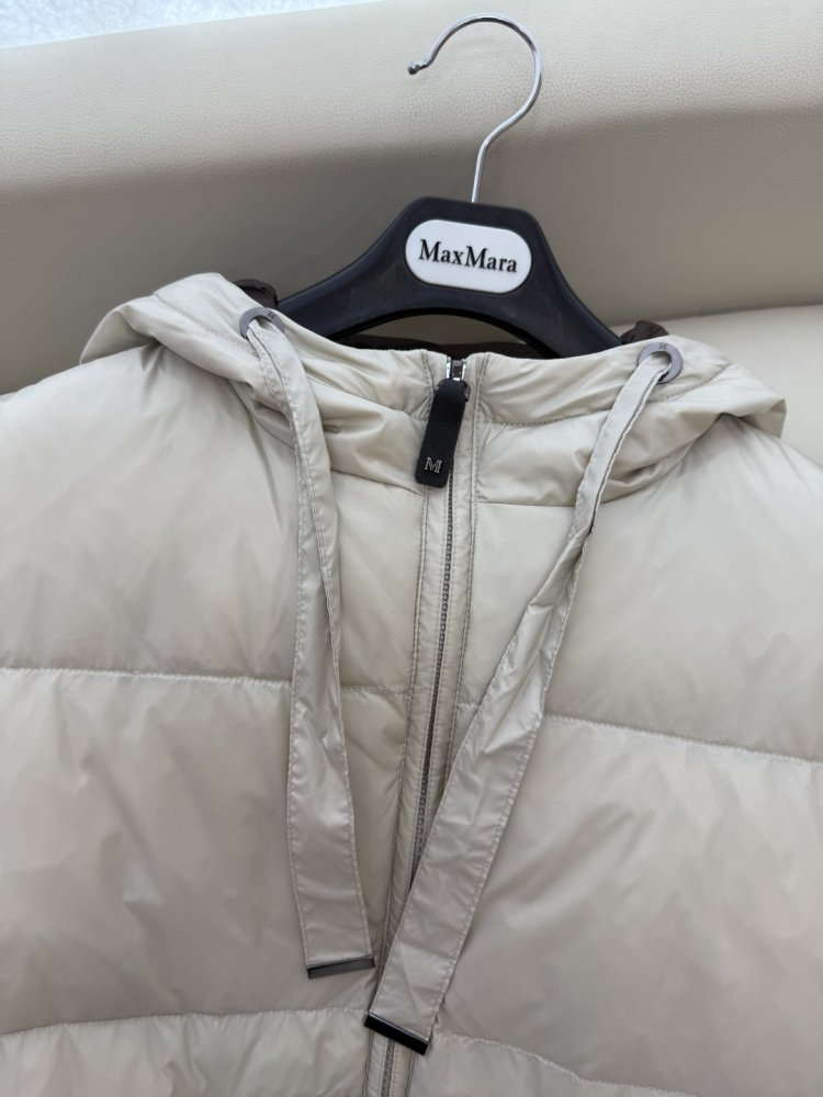 Пуховик с капюшоном женский фото 6