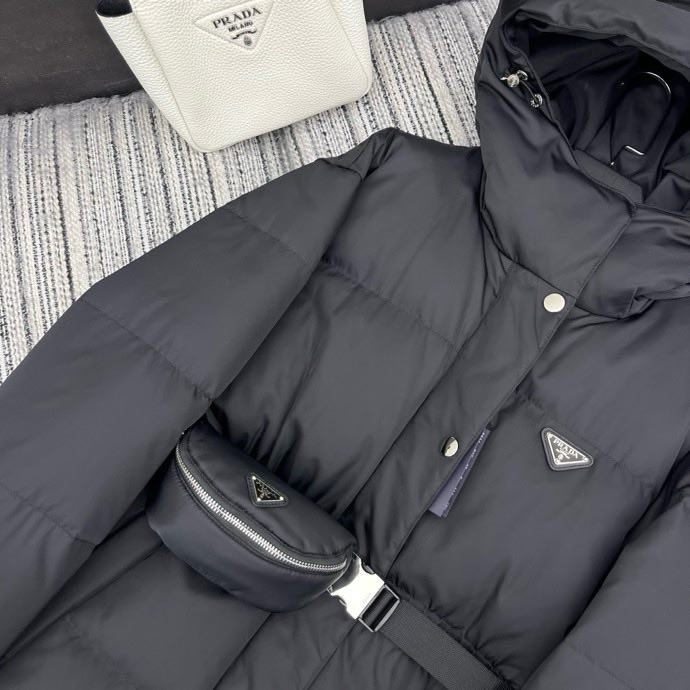 Пуховик с капюшоном женский фото 7