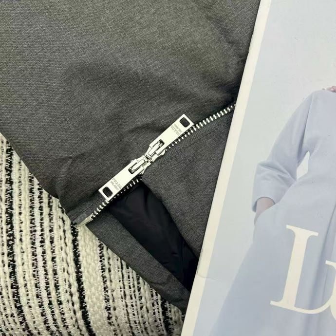 Пуховик з капюшоном жіночий фото 7