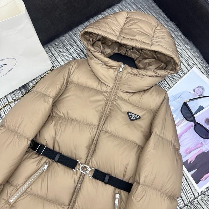 Пуховик с капюшоном женский фото 7