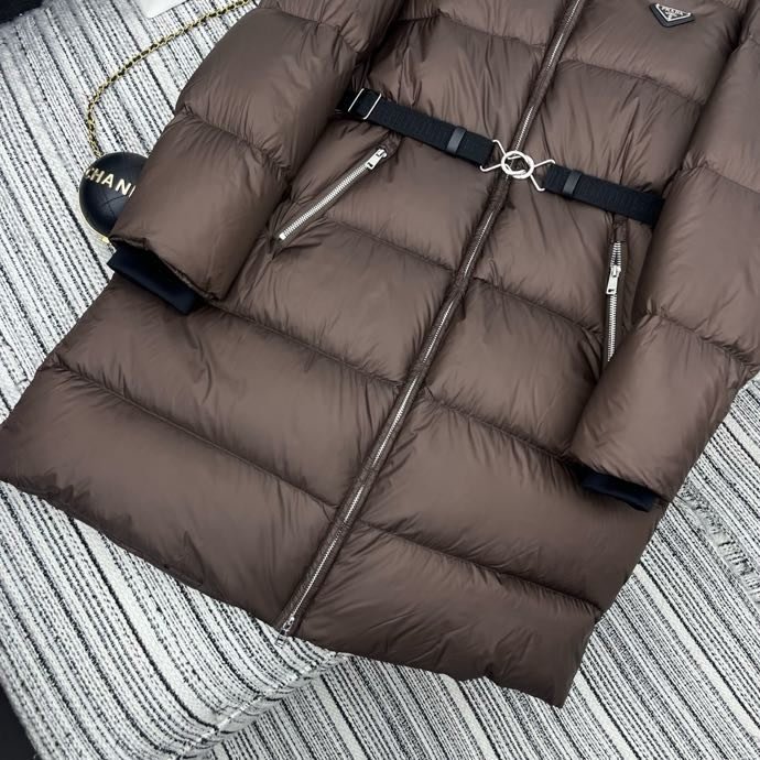 Пуховик з капюшоном жіночий фото 7