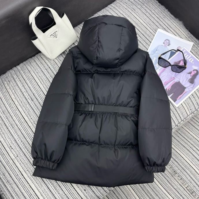 Пуховик с капюшоном женский фото 8