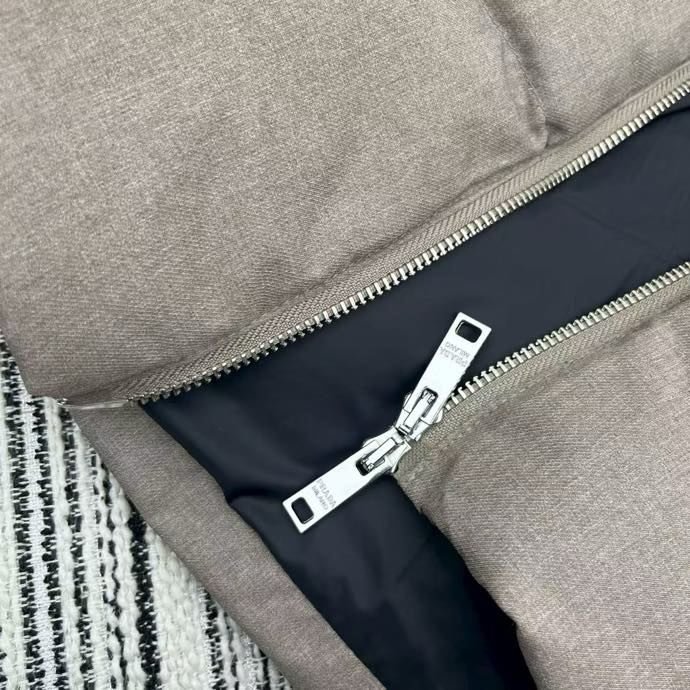 Пуховик з капюшоном жіночий фото 8